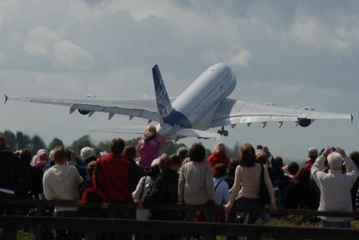 Start des Airbus A380 am Airbus Familientag