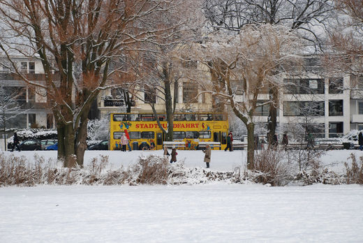 Stadtrundfahrt im winterlichen Hamburg