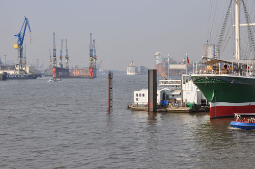 Hamburger Hafen im September 2014