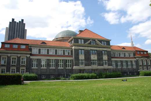 Hauptgebäude Universität Hamburg Rückseite