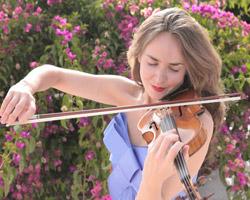 Violinistin Ksenia Dubrovskaya
